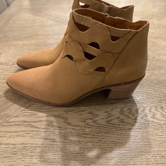 Lucky Brand Ankle Boots Booties Shoes Womens Size 9.5  Brown Leather - Picture 4 of 5